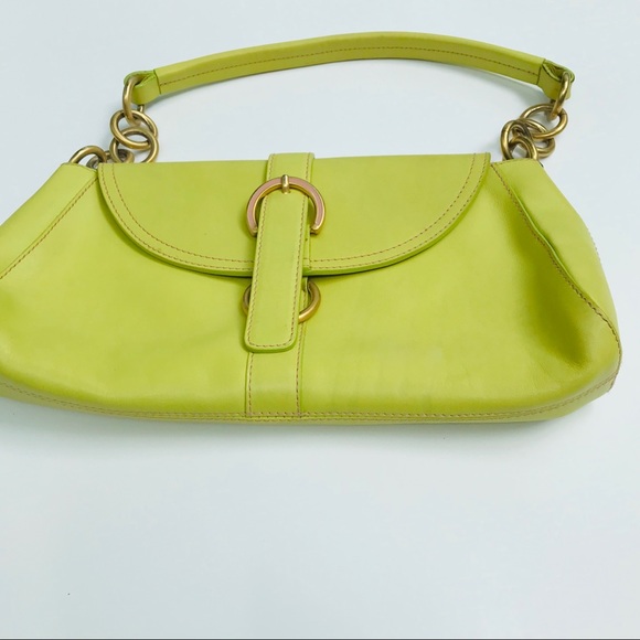Vintage chartreuse baguette bag - Picture 8 of 8